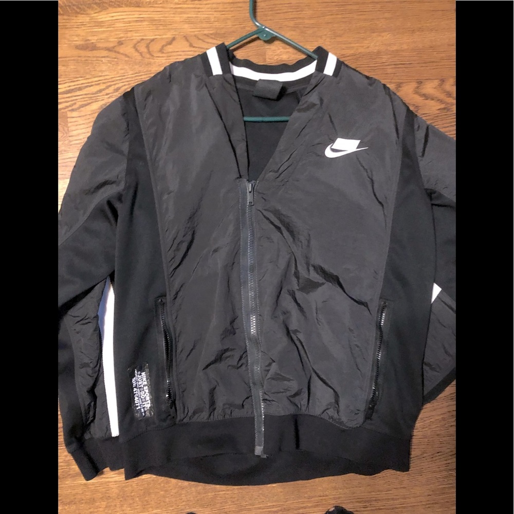 Nike jacket large.  RN: 4764071